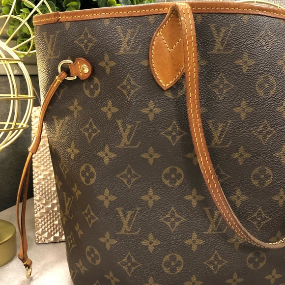 Louis Vuitton Monogram Neverfull - Picture 3 of 6